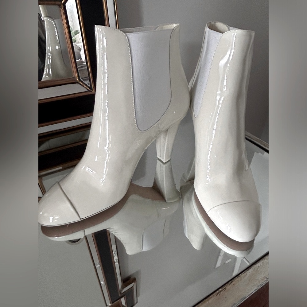 New Authentic Chanel  Ivory patent leather Chelsea ankle bootie sz 41